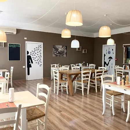 Green Gallery Hotel And Restaurant-2
